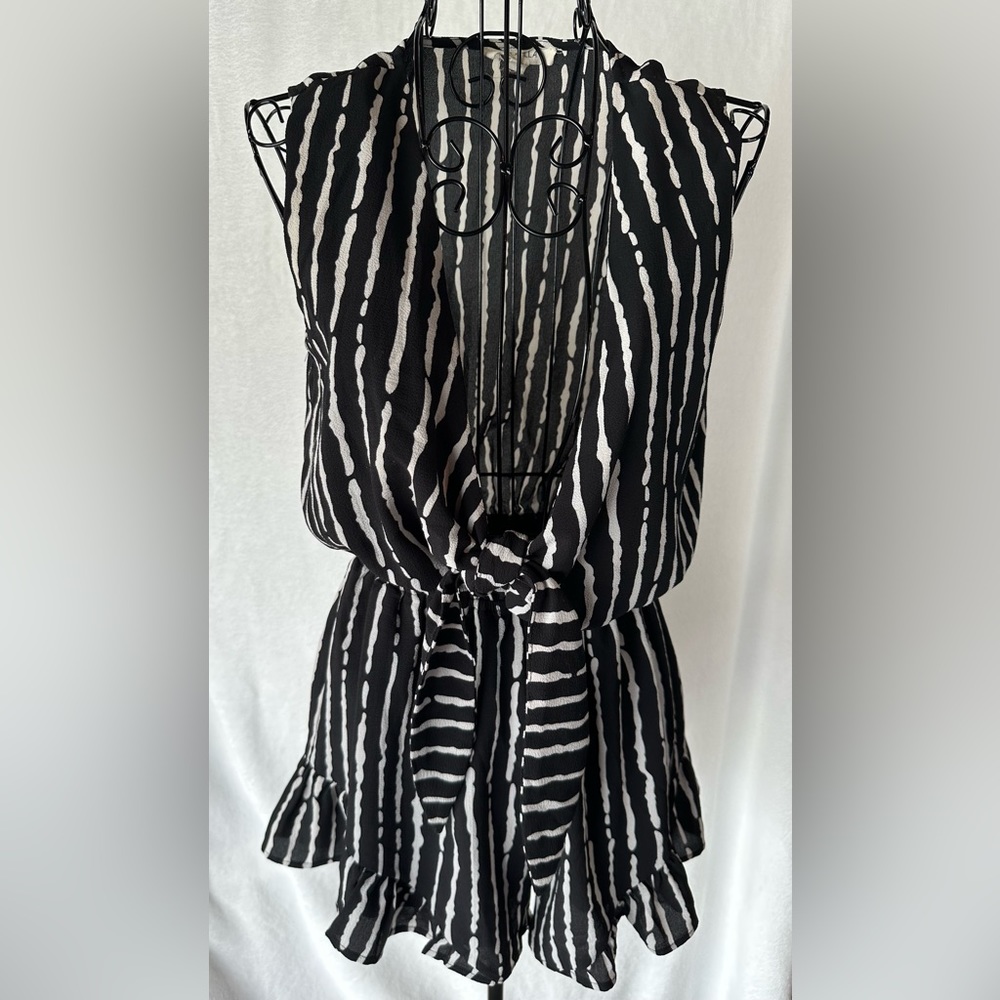 Illa Illa Romper Sleeveless Dress, size S, Black & White Stripe
